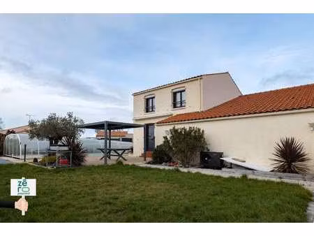 vente maison piscine à venansault (85190) : à vendre piscine / 211m² venansault