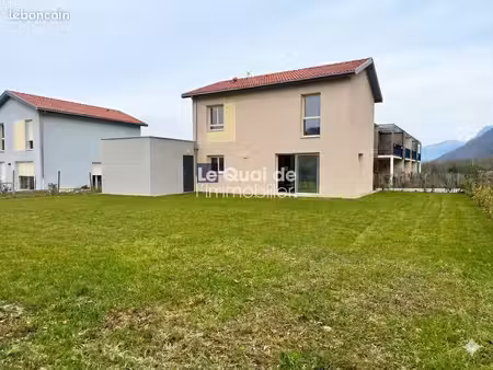 villa 4 pièces 90 m²