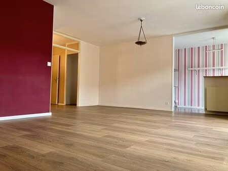 appt t3  centre-ville castanet-tolosan  paisible  toutes commodités à proximité