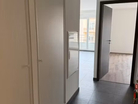 vends appartement t2 avec terrasse