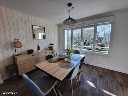 appartement t3 chapeau rouge