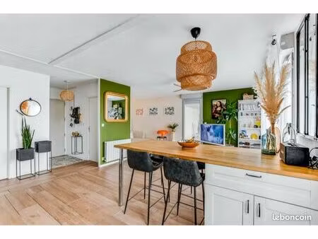 t3 dernier étage - 65m2 - balcon - parking couvert - pouvourville