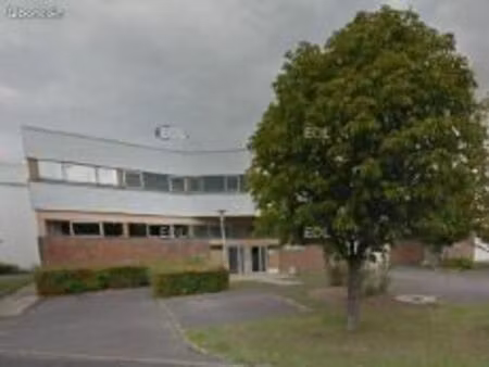 local d'activité 704 m²