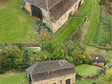 grange en pierre au pied du château de castelnau (prudhomat)