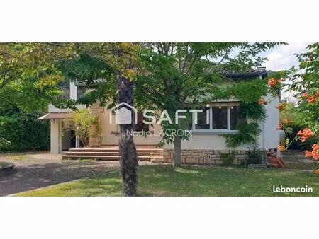 propriété 6 pièces 152 m²