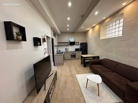 appartement de charme atypique entièrement refait à neuf avec escalier et jardin privatif 