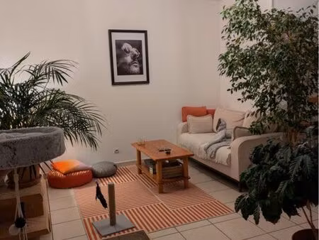 apparemment à loué