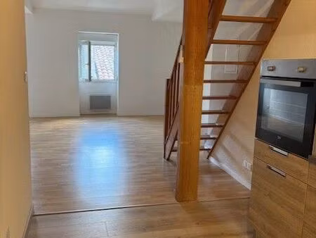 duplex  3 chambres  rue perpendiculaire aux allées provençales