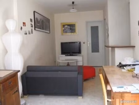 particulier loue à étudiant f2 - 31m2 centre écusson montpellier 34