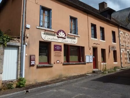 maison de ville  centre village  tous commerces