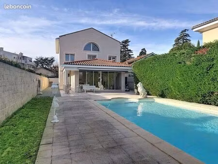maison 6 pièces 200m2 avec piscine