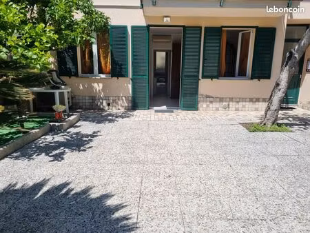 à louer – 3 pièces meublé avec terrasse privative – quartier garavan  menton loyer : 1 200