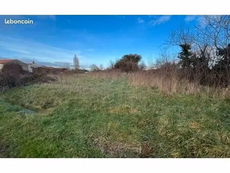 terrain 1 390 m² lozay