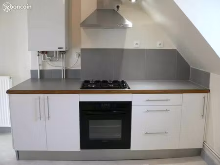 61m² lumineux t2 avec parking privé. pouilly s/ loire centre. 250 m des bords de loire