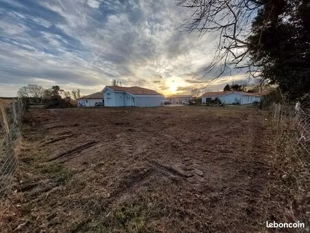 terrain 765m² viabilisé à 10mn de capbreton/hossegor