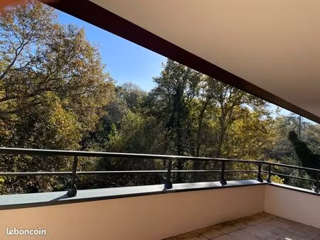 dans résidence au calme t4 de 88m2 avec terrasse