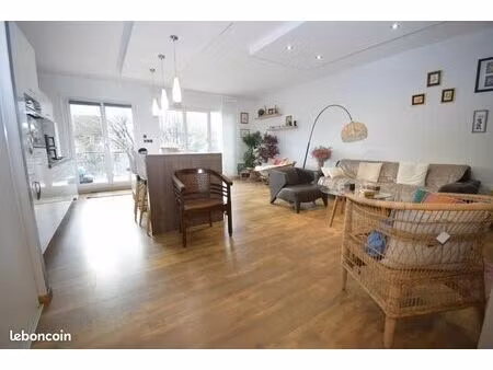 appartement 3 pièces 77 m²