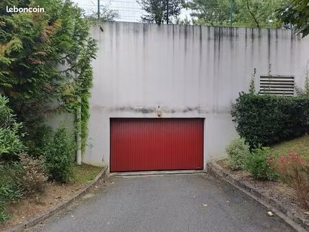 location place de parking couvert
