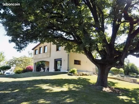 propriété 5 pièces 160 m²