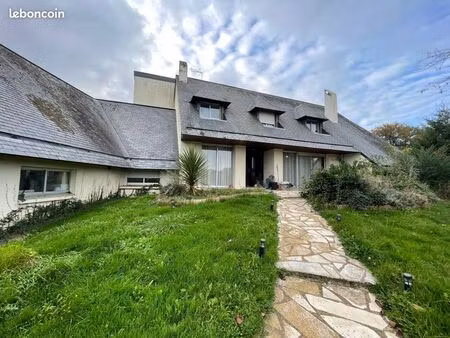 maison 13 pièces 312 m²