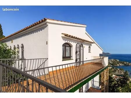 appartement avec terrasse et vue sur mer llançà (espagne)