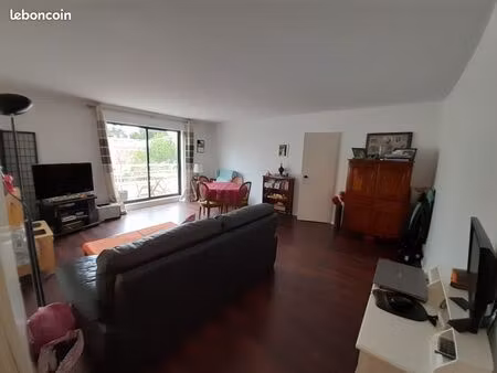 location t2 - la garenne colombes hyper centre- 64m2 avec parking + balcon + cave