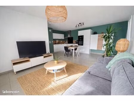 appartement 3 pièces 82 m²