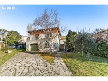 maison 9 pièces 280 m²