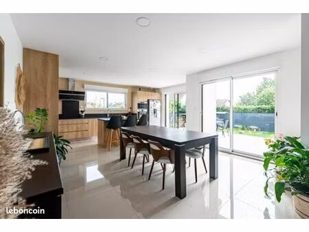 maison 6 pièces 140 m²