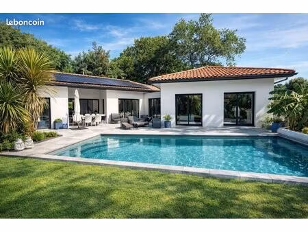 maison contemporaine unique – plain-pied  calme absolu  lisièrede forêt »