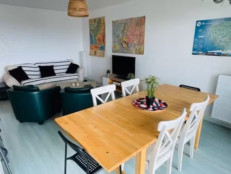 chambre a louer dans co location feminine