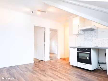 location non meublée 55m² appartement bécon courbevoie
