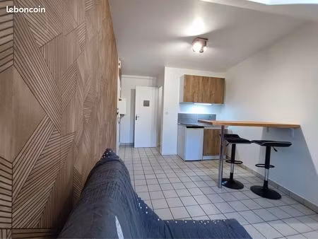 studio meublé en centre ville d'evron