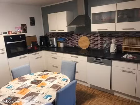 spacieux appartement de 110 m² au premier étage