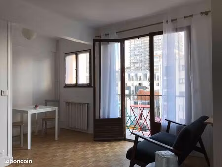 grand studio meublé  33 m²  puteaux