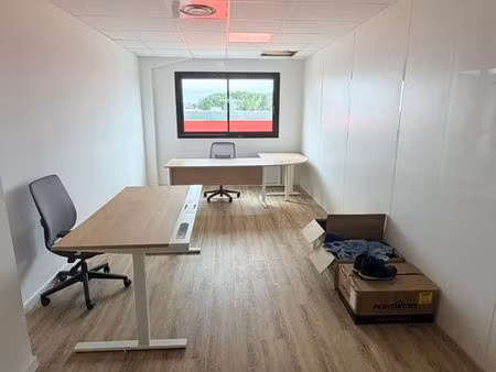 bureaux à louer – esprit coworking - plusieurs bureaux disponible