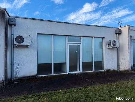 à louer – local d’activité 140 m² (entrepôt + bureaux)