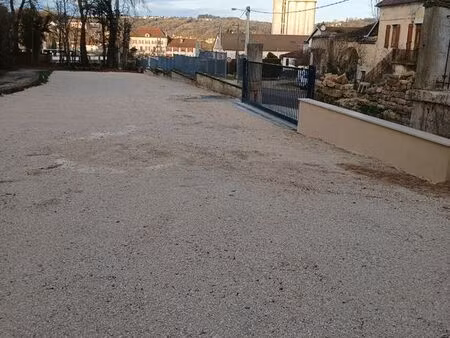 parking gare tgv montbard