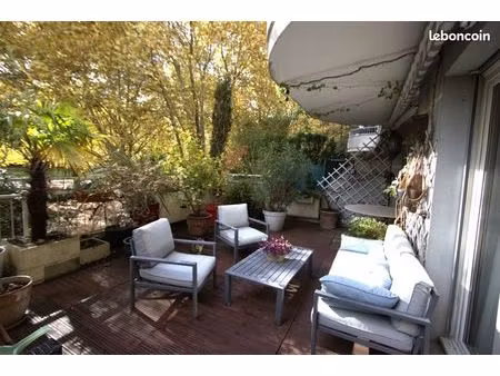 t4 avec terrasse d'exception à grenoble (garage et cave inclus)