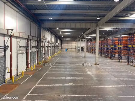 local logistique 32 073 m²