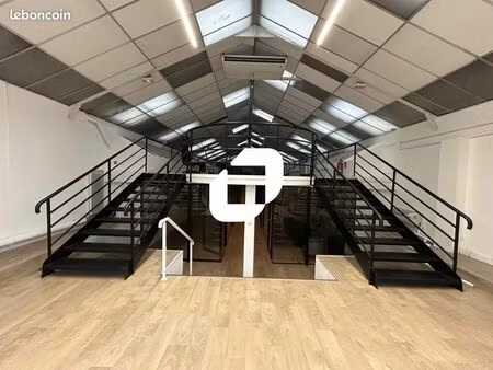 bureau 600 m²