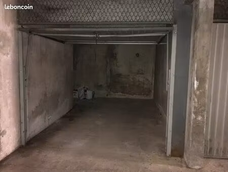 box / parking ~18 m² — 18 000