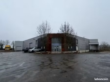 local d'activité 2 582 m²