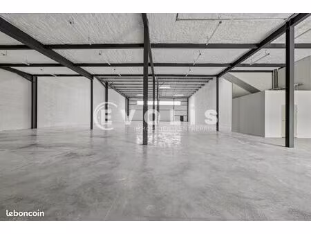 local d'activité 1 440 m²