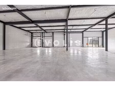 local d'activité 4 340 m²