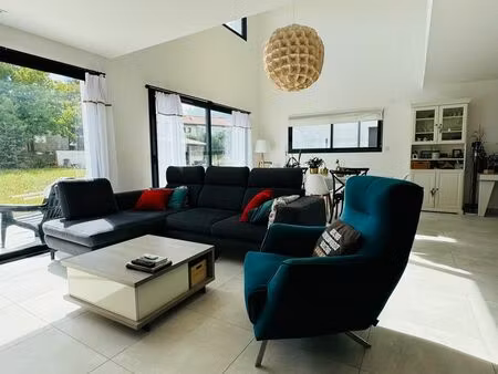 villa 5 pièces 120 m²