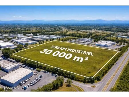 terrain 31000 m² pau