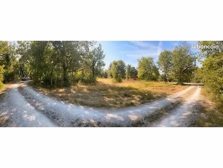 terrain viabilisé 1920m2