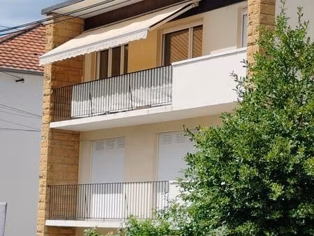 très beau f3/4 de 83m²  à metz  au calme