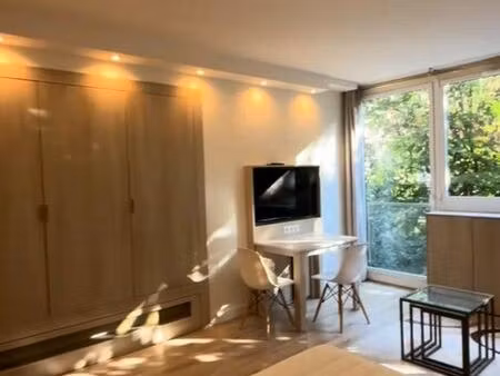 studio 1 pièce 28 m²
